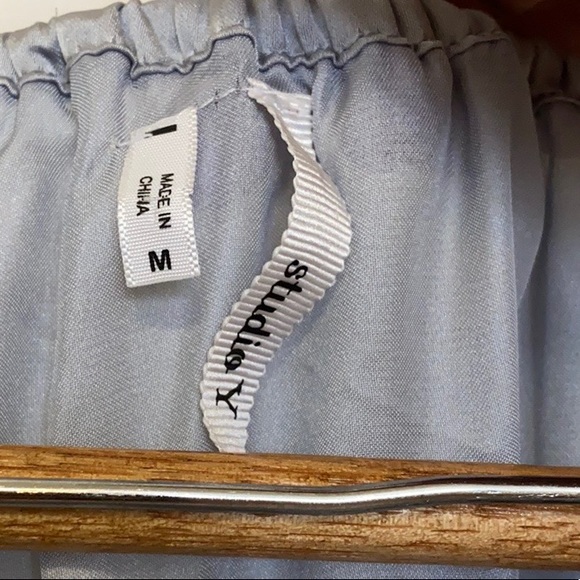 STUDIO Y SIZE M SATIN EMBROIDERED SLEEVES - Picture 3 of 9